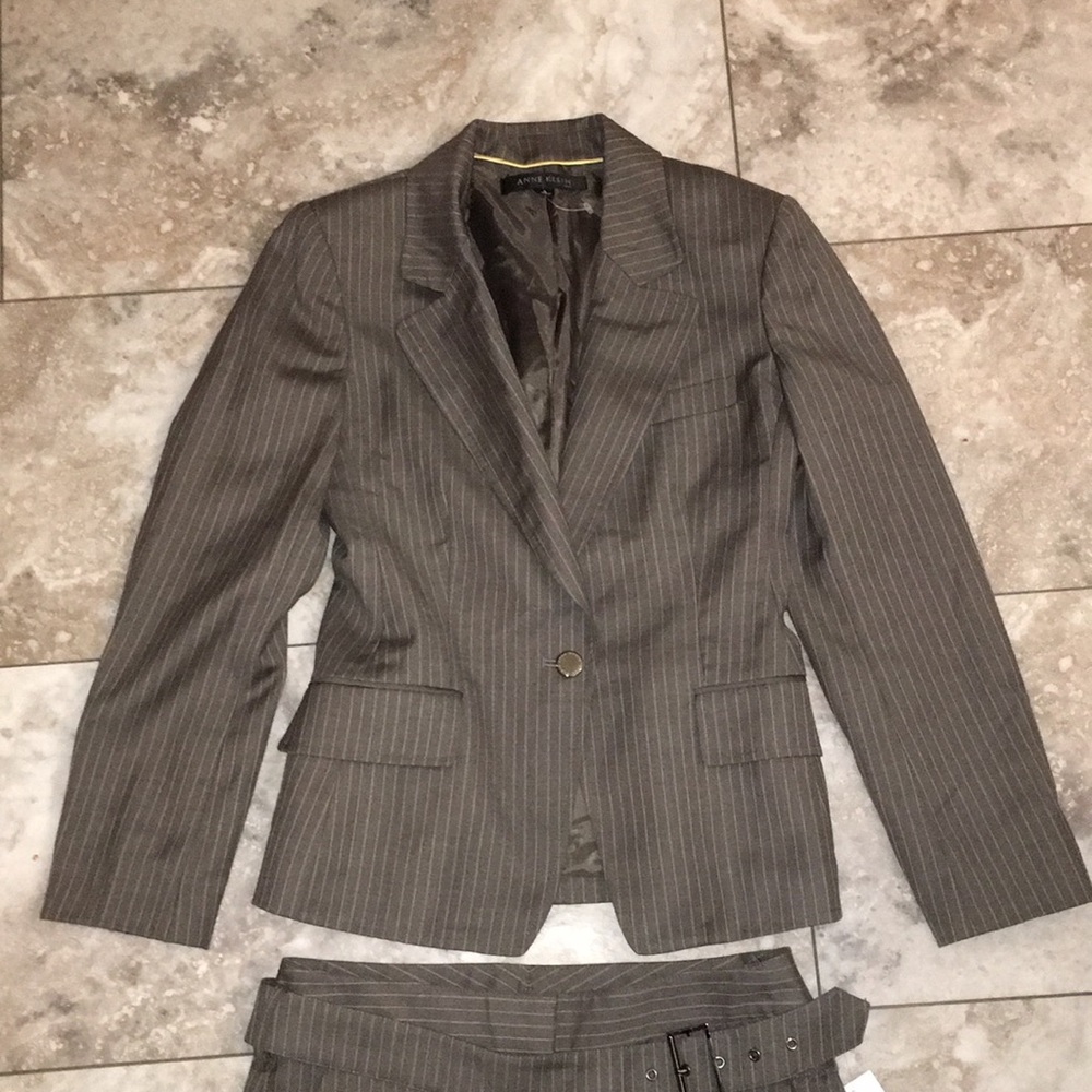 Anne Klein 2 piece NWT Wool blend pant Suit set Size 6